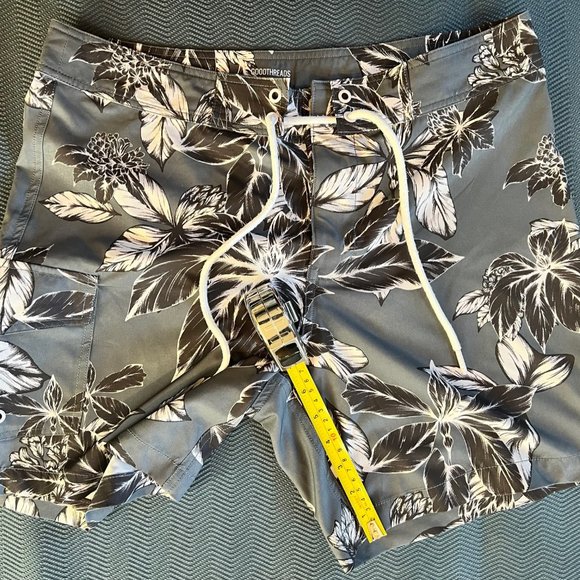 Good Threads Men's Swim Trunks, 32" waist - Picture 3 of 5